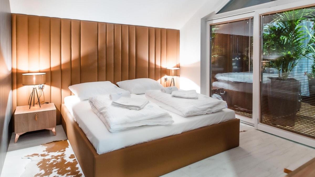 Apartamenty Kapitanskie - Plywajace Olawa Luaran gambar